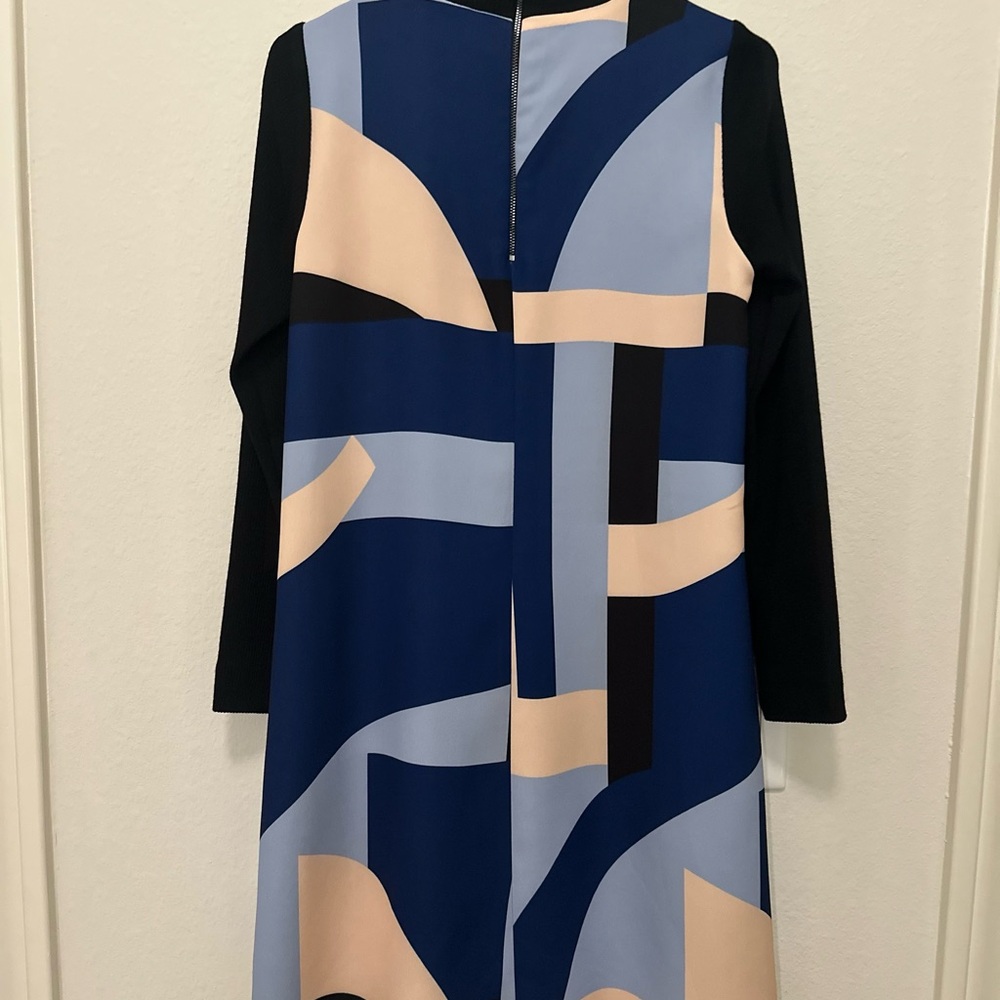 Abstract Patterned Dress - Picture 5 of 6